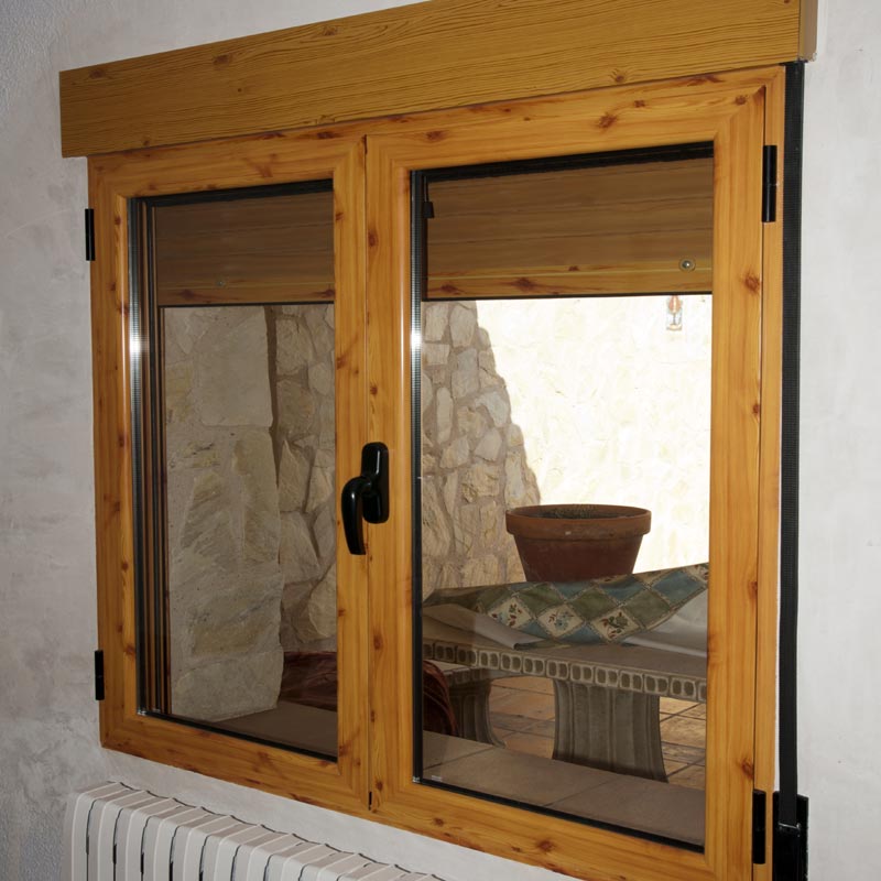 Ventana aluminio imitación madera con persiana - ALUMINER Albacete